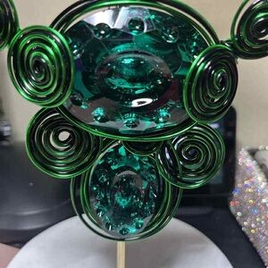 Elegant Green Swirl Necklace